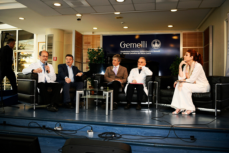 La Tavola Rotonda Con il Prof. Vincenzo Valentini, il Preside Rocco Bellantone, il Dir. Sanitario Andrea Cambieri e il Prof. Pierluigi Malavasi